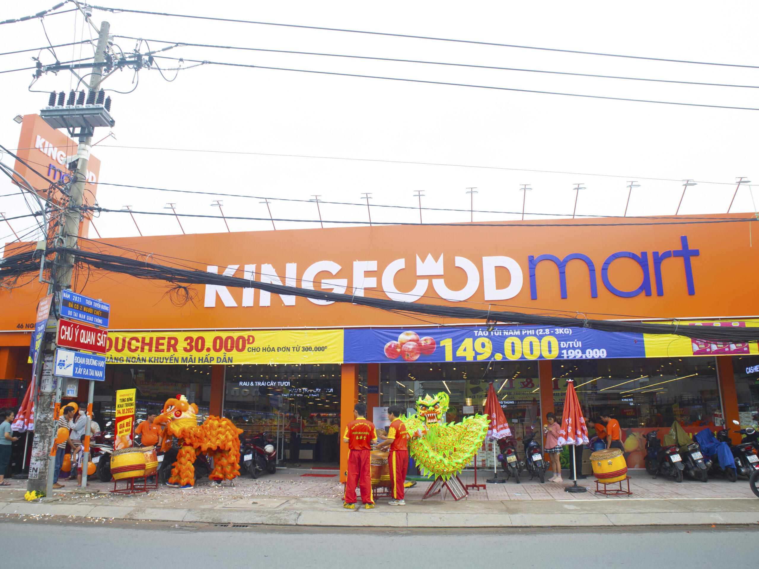 Kingfoodmart Nguyễn Thị Tú Náo Nhiệt Trong Ngày Đầu Khai Trương