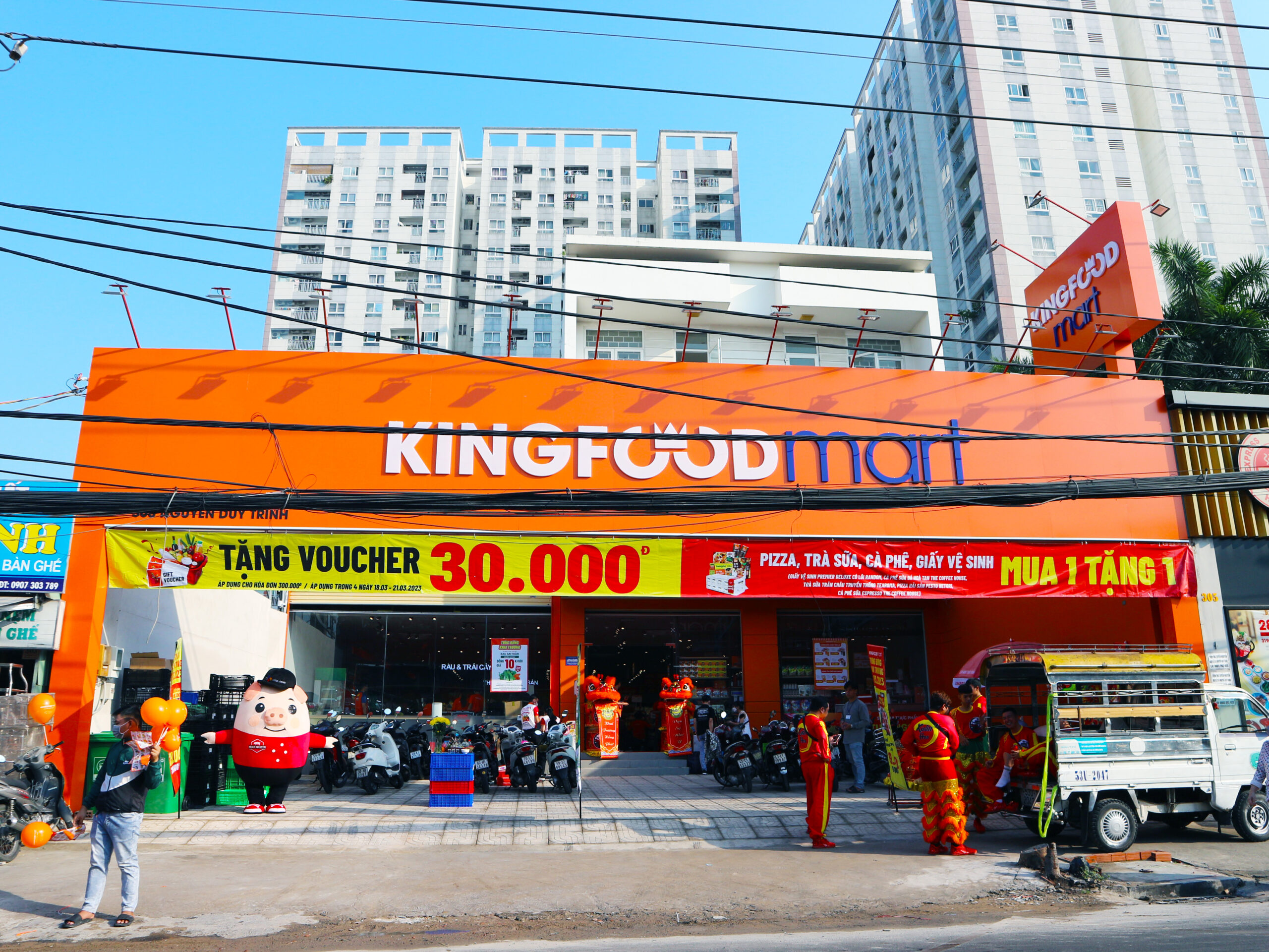 Không Khí Ngày Đầu Khai Trương Kingfoodmart Nguyễn Duy Trinh